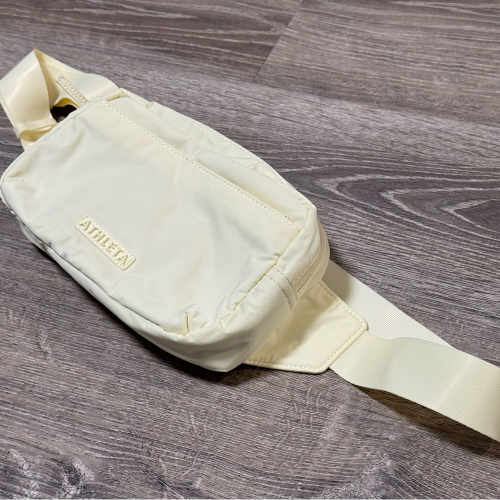 Athleta All About Large Crossbody Belt Bag Glow light yellow butter - Picture 5 of 9
